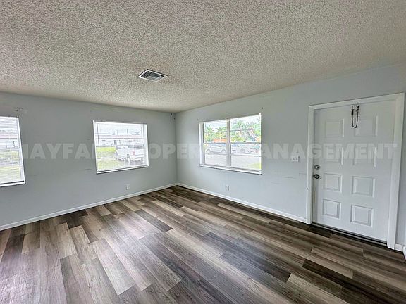 3rd image of 4523 Gulfstream Rd