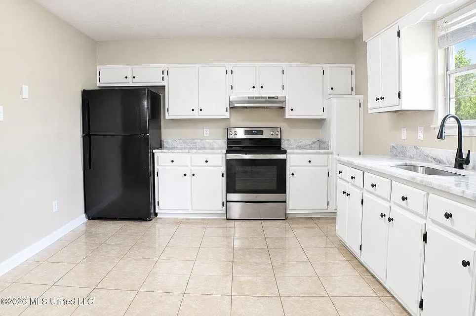3 bed, 1124 sqft, $1,850 — Photo 4
