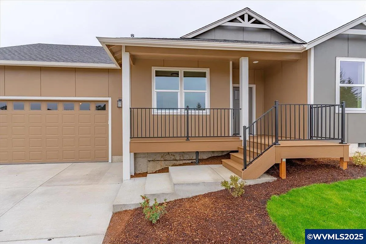 1127 SW Valsetz Ave photo 1