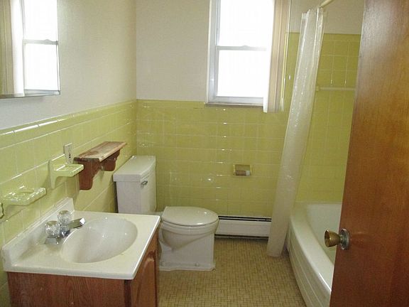 5th image of 2436 Fort Park Blvd