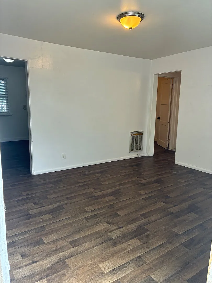 1134 Elba Ave - #7 — Photo 1