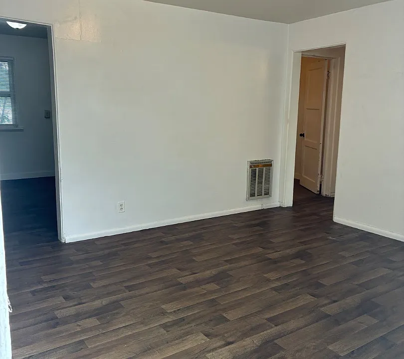 1134 Elba Ave #7