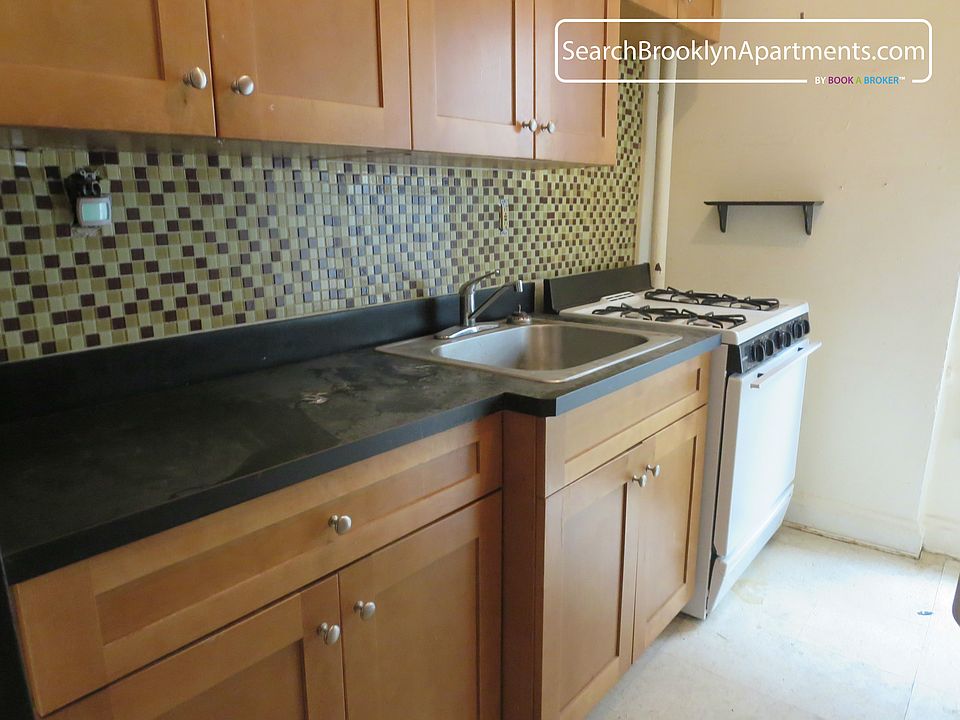 2nd image of 939 Sterling Pl APT 3C