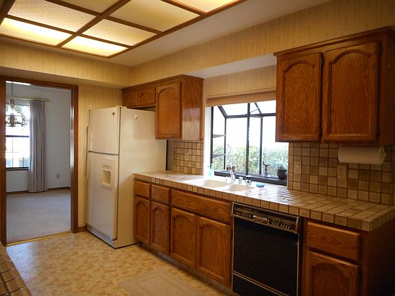 2nd image of 560 Rivergate Way