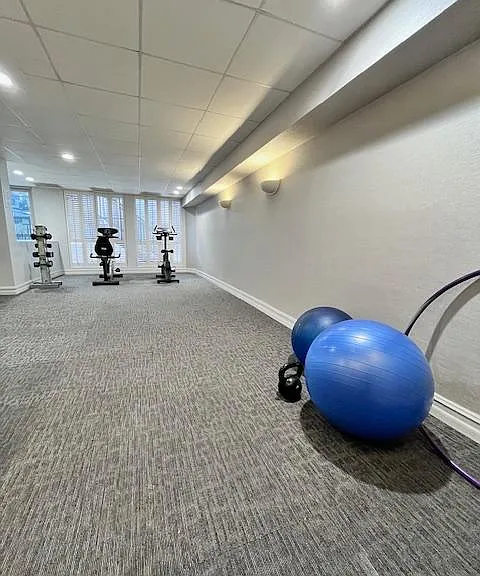 906 N Doheny Dr #512 — Photo 37
