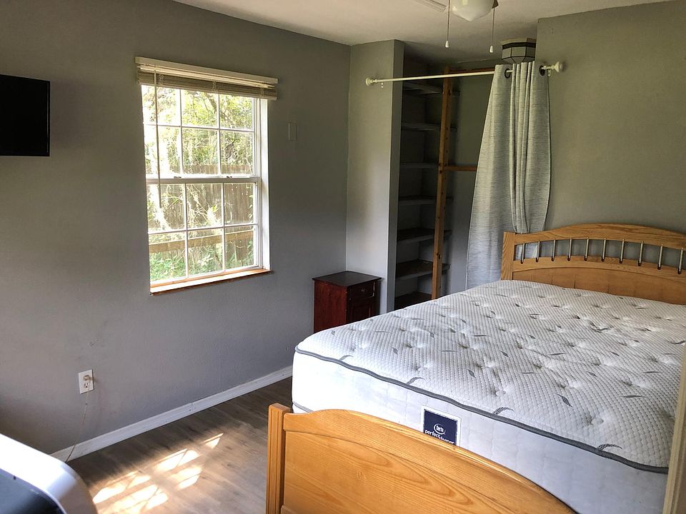 2nd image of 4657 47th St Unit A