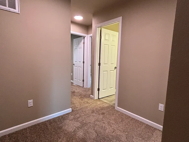 633 Hansen St SE #A — Photo 26