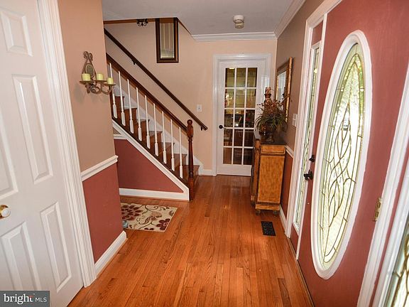 2nd image of 530A Saint Martins Ln