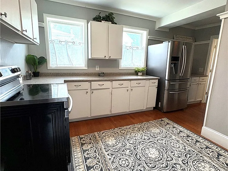 30 Florence St — Photo 7
