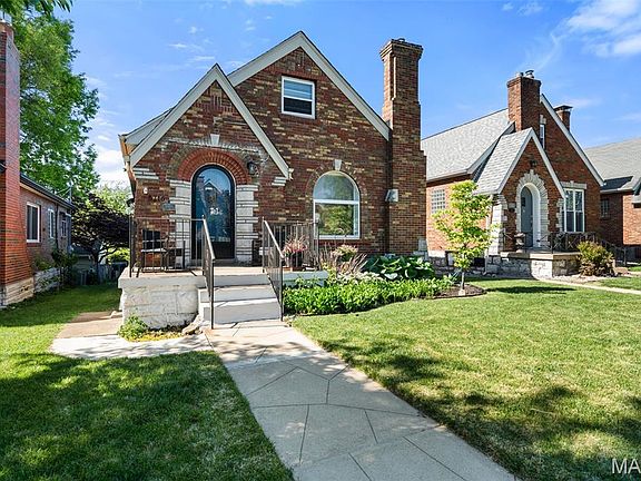3rd image of 5716 Winona Ave