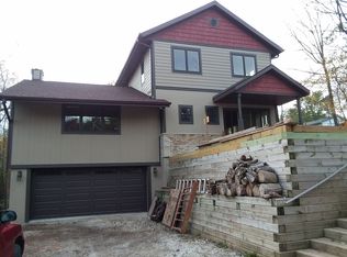 W297N2917 Oakwood Grove Rd, Pewaukee, WI 53072