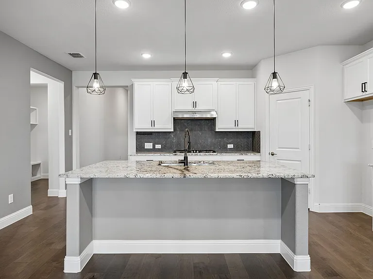 228 Glenwood Dr — Photo 4