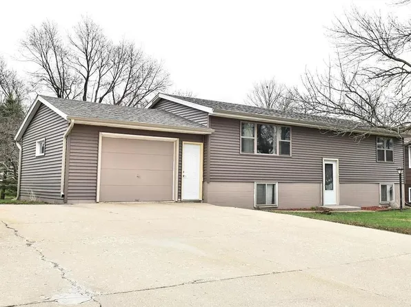 320 N 18th St, Estherville, IA 51334