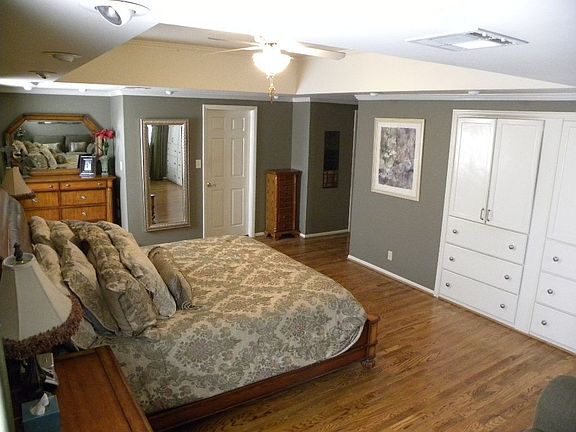 King size master suite