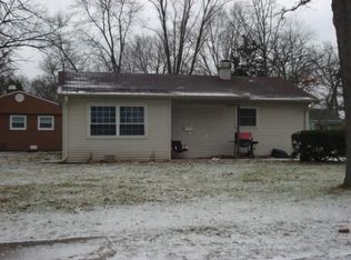 32 Sparrow Rd, Carpentersville, IL 60110