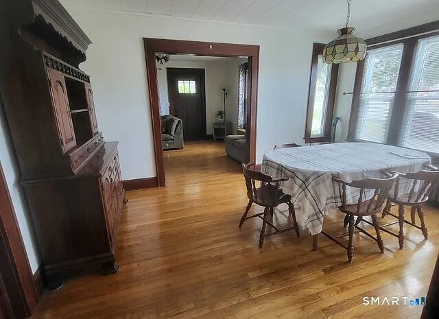 1644 Meriden Ave — Photo 7
