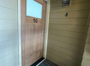 280 NW Holly St APT 10, Issaquah, WA 98027