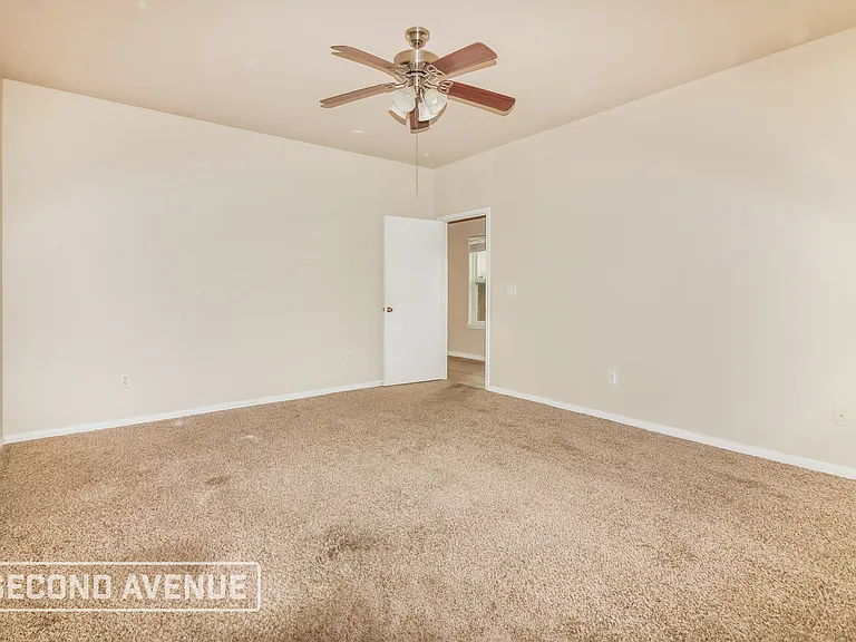 2613 Las Brisas St — Photo 14