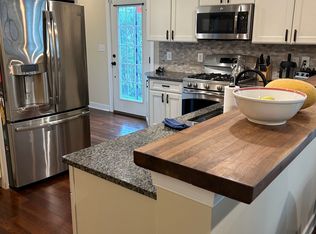 1 Riverside Dr, Clinton, NJ 08809