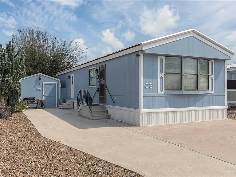 405 Cory Dr — Photo 2