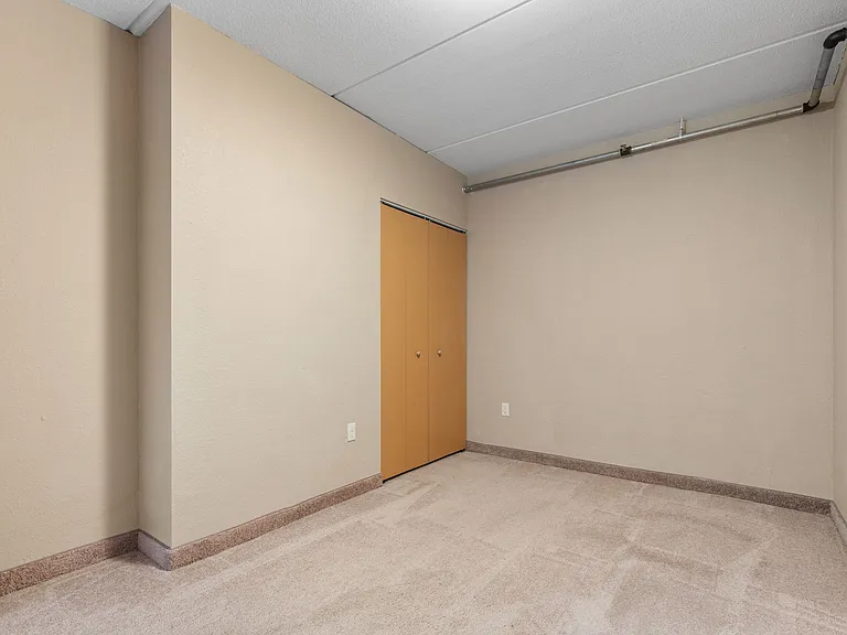E Street Flats - Student Housing — Photo 47