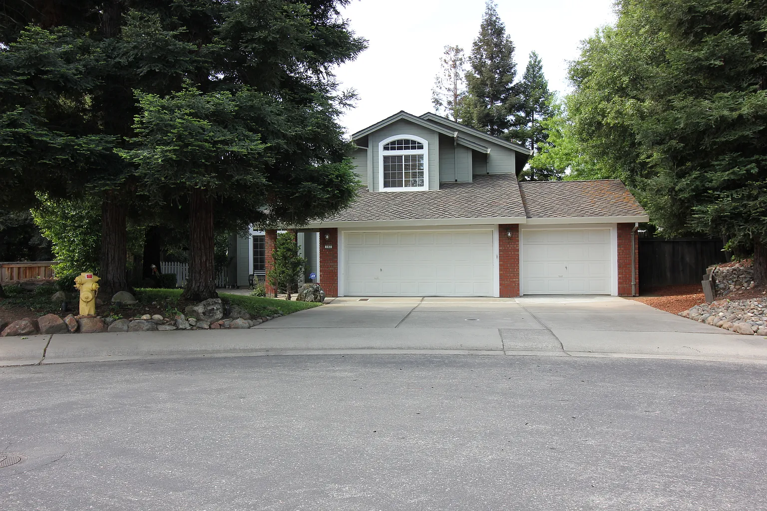 102 Deeley Ct photo 1