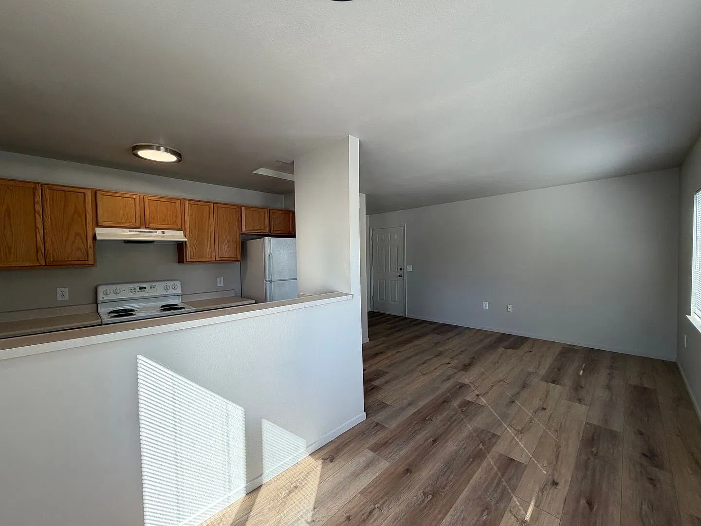 Bramwell - 430 Willow Way — Photo 4