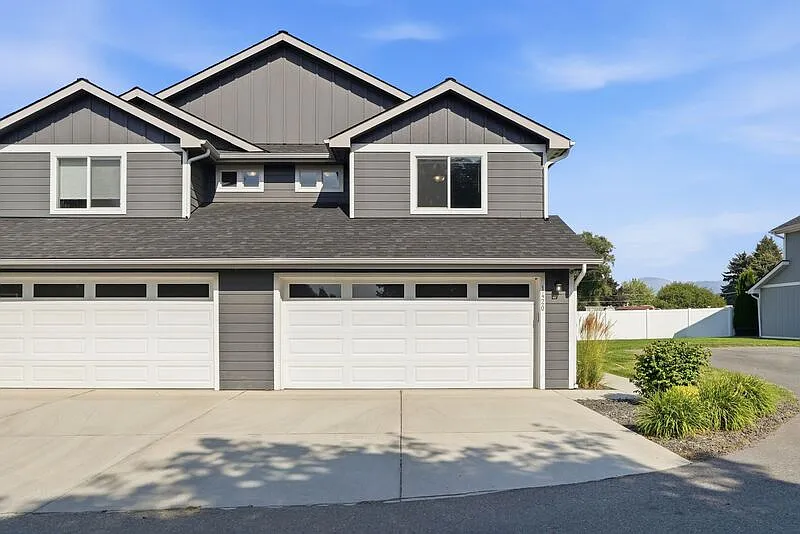 3 bed, 2.5 bath, 1476 sqft, $1,950 — Photo 2