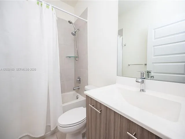 4640 NW 84th Ave — Photo 8