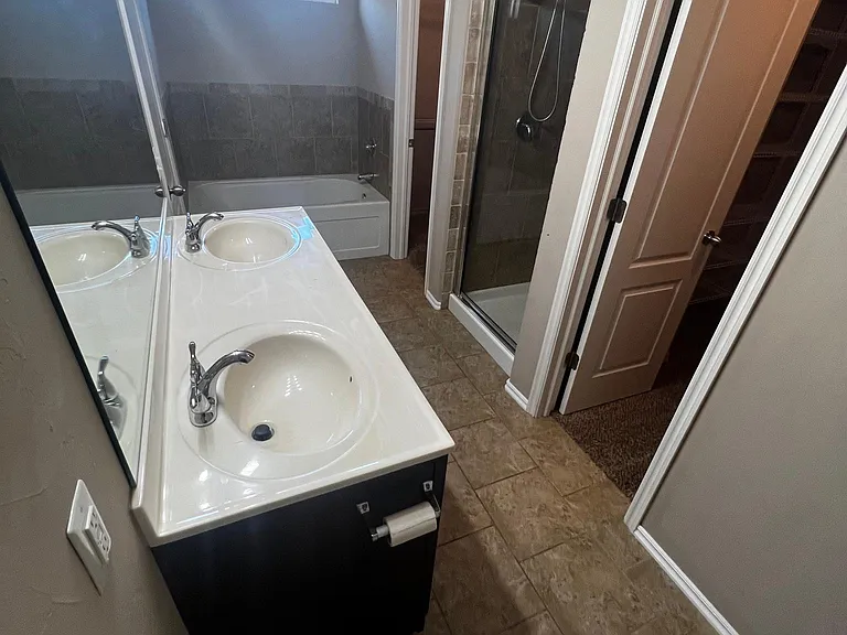 2921 Thompson Farm Ln — Photo 17