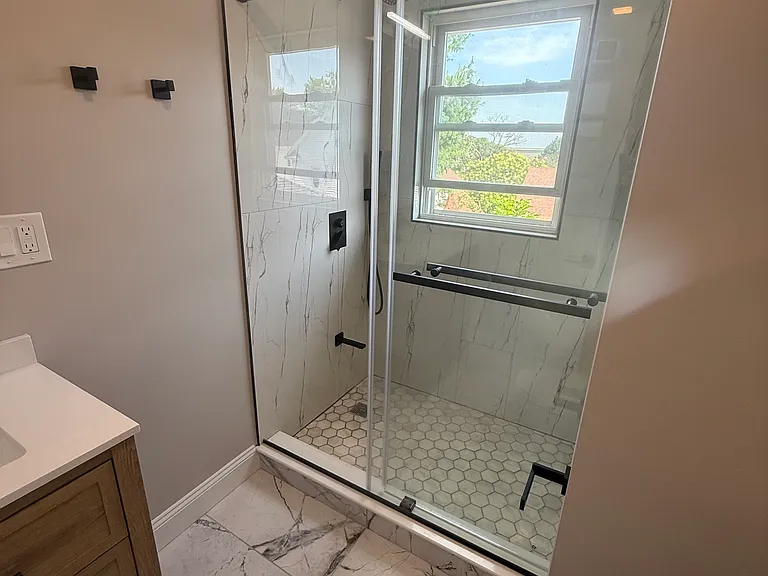 64 Rochambeau Ave #2 — Photo 11
