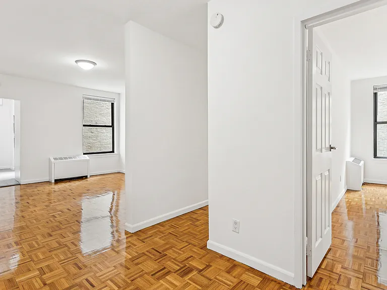628 W 151st St #3F — Photo 6