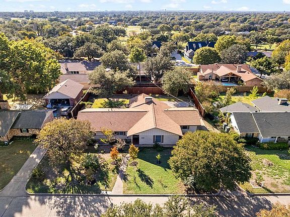 3rd image of 14515 Oakmont Dr