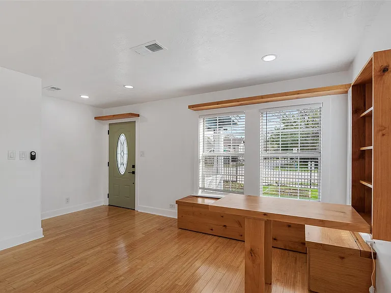 320 Coronado St #A — Photo 7