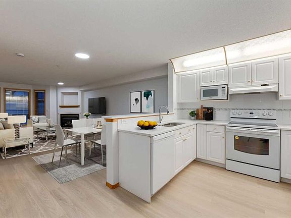 5th image of 8535 W Bonaventure Dr SE #244