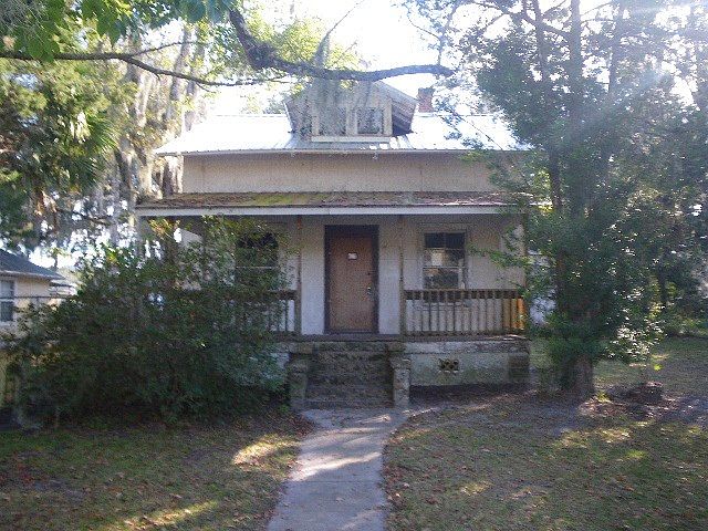 1st image of 114 E Saint Johns Ave