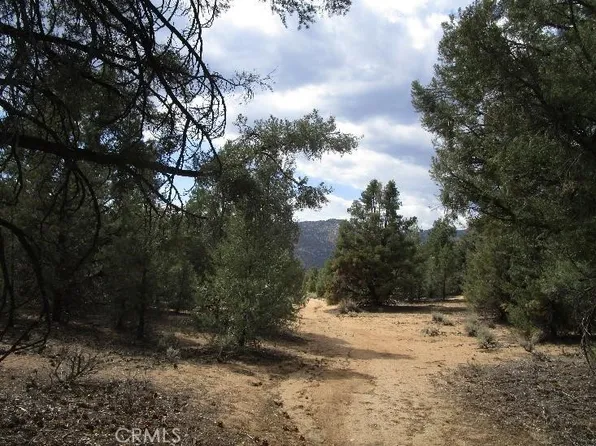 10 Kennedy Meadows Rd, Inyokern, CA 93527
