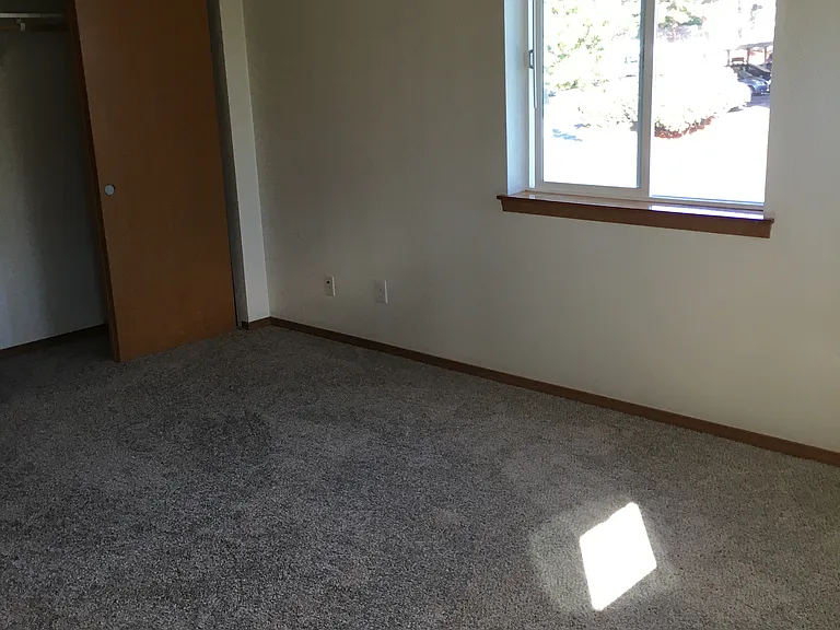 5747 Fallbrook Ln — Photo 10