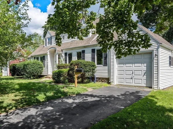 515 Lake Ave, Worcester, MA 01604
