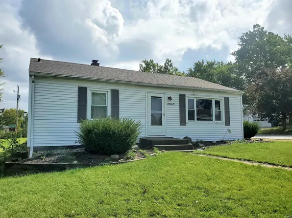 2045 Medford Dr, Fort Wayne, IN 46803