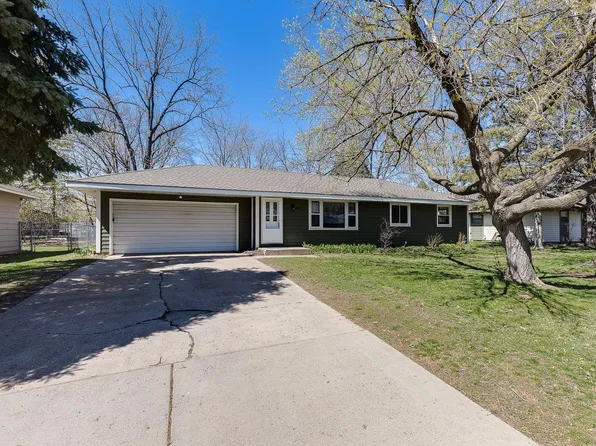 7433 Hampshire Ave N, Brooklyn Park, MN 55428