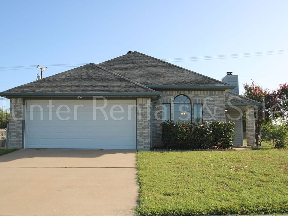 1st image of 2701 Fieldstone Dr