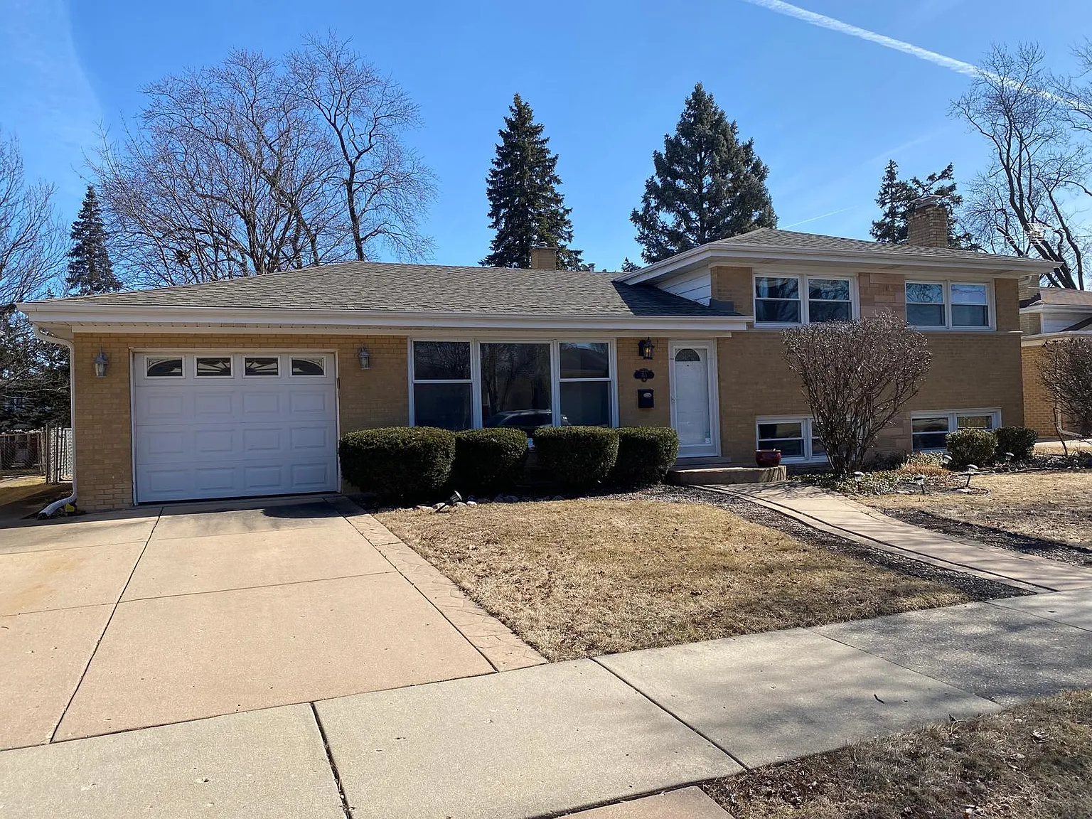 3 bed, 1219 sqft, $3,500 — Photo 1