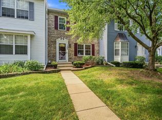 1342 Arlington Ct, Geneva, IL 60134