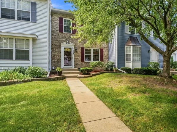 1342 Arlington Ct, Geneva, IL 60134