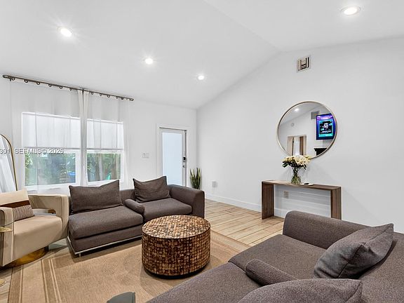4th image of 232 NW 59th St #232