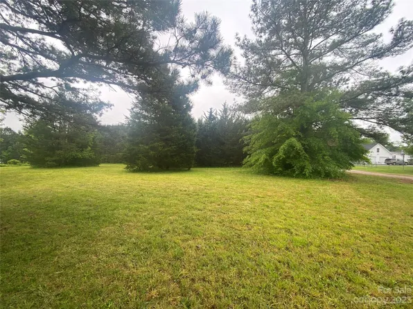 6260 Buena Vista Dr, Claremont, NC 28610