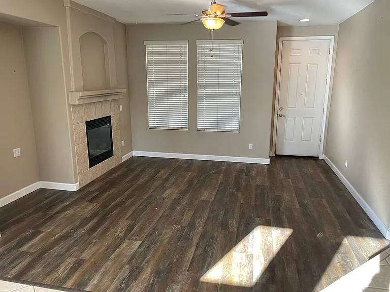 5200 Fox Trotter Way — Photo 2