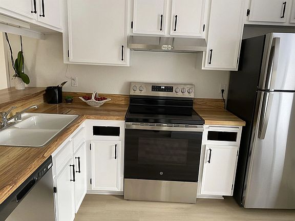 3rd image of 7508 Parkway Dr