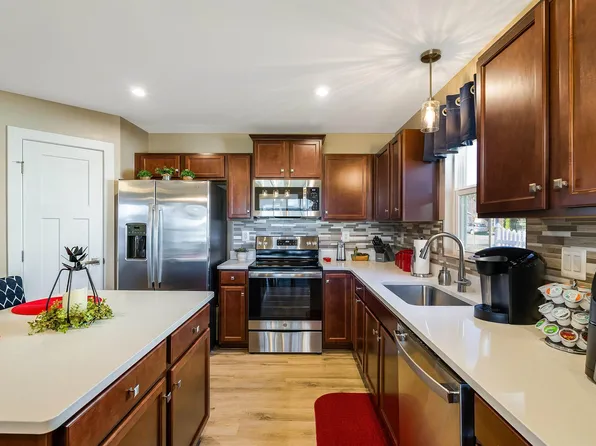 46 S Peak Dr, McGaheysville, VA 22840